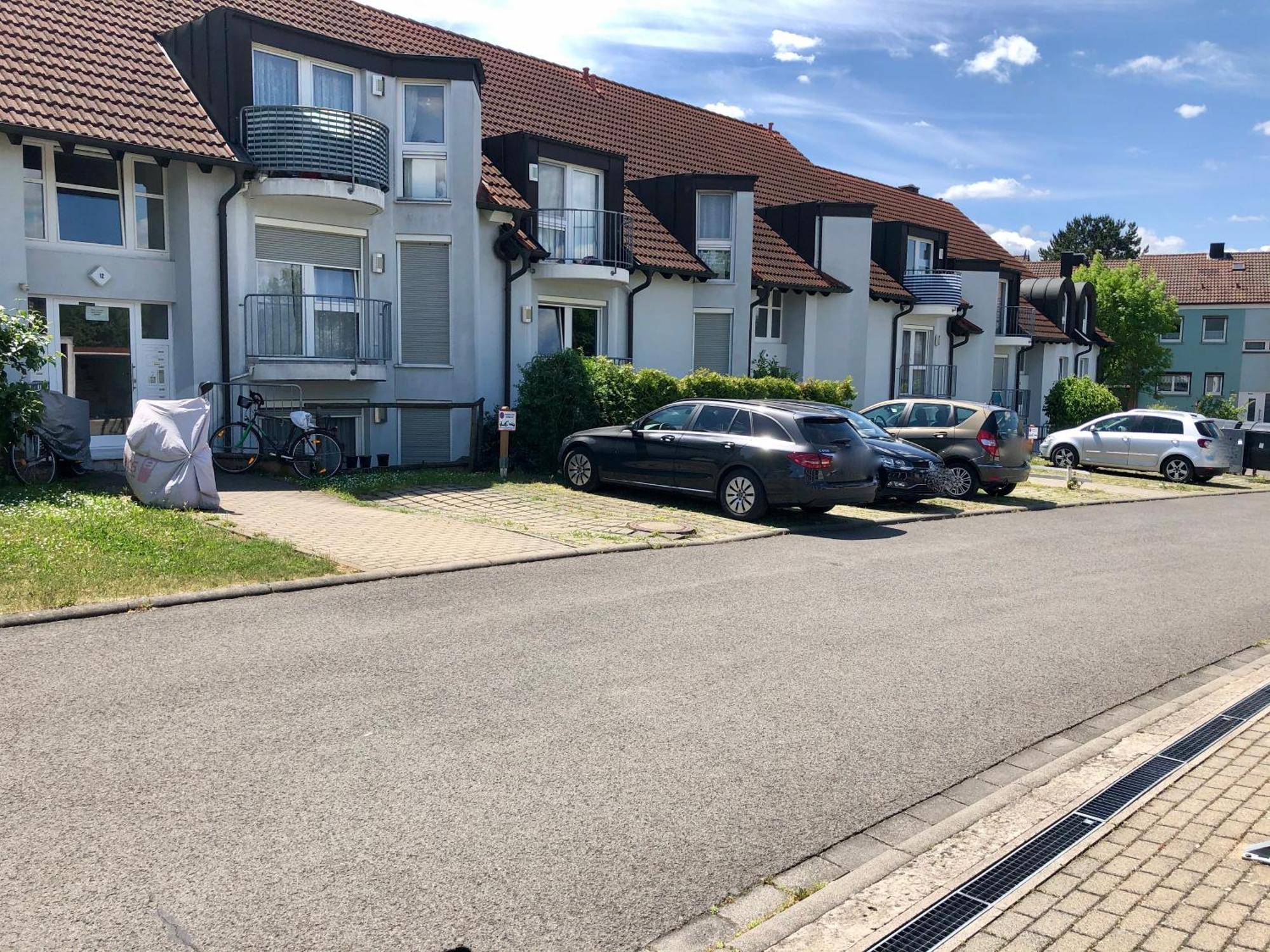 Studio Ochsenfurt Mit Sonnigem Balkon Buitenkant foto
