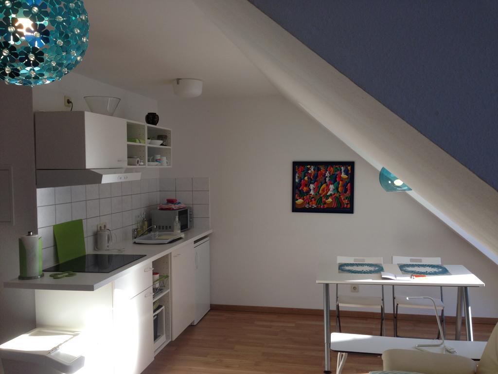 Studio Ochsenfurt Mit Sonnigem Balkon Buitenkant foto